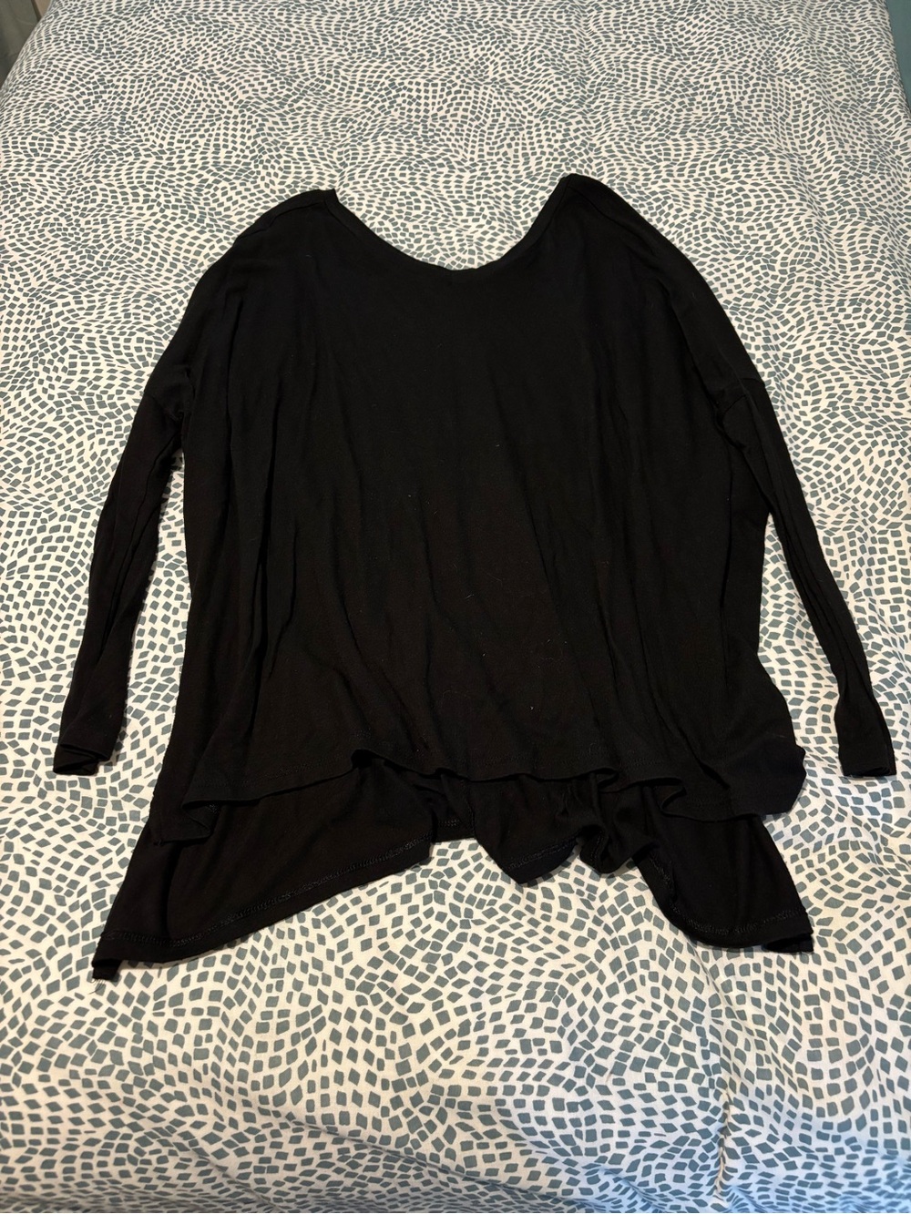 Women’s Black Long-Sleeve Draped Top